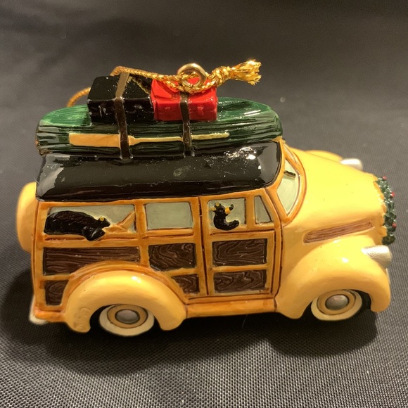 🎄Christmas Woodie & Travel Trailer Ornaments (Set of 2) - Picture 2 of 13